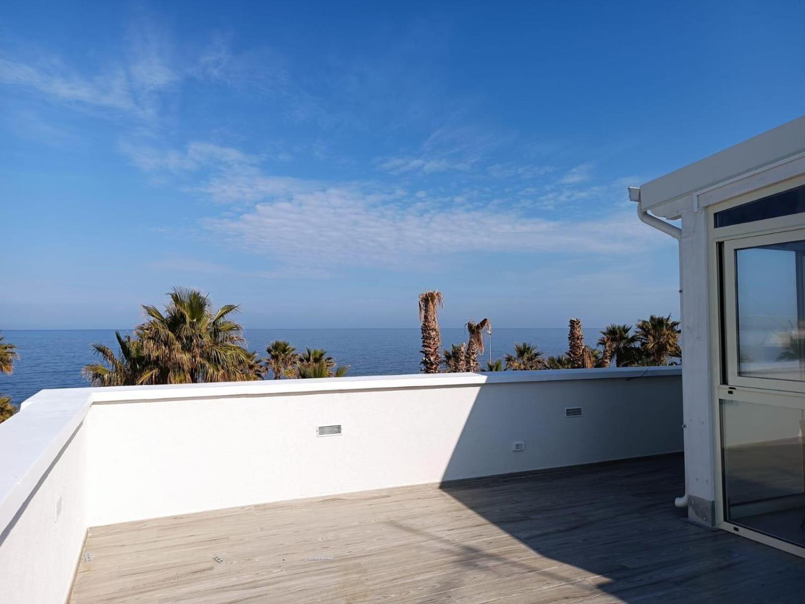 Bed and Breakfast Casa Al Mare Luxury Бари Экстерьер фото